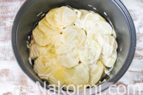 Как добавить вкус к мясу по-французски с картошкой в мультиварке. Мясо по-французски с картошкой в мультиварке
