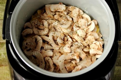 Вкус Франции на вашей кухне: мясо по-французски с картошкой в мультиварке 04 Вкус Франции на вашей кухне: мясо по-французски с картошкой в мультиварке 04