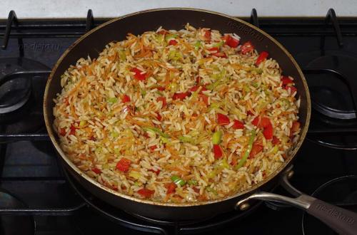 Рис с овощами по-восточному. Как приготовить рис с овощами и яйцом — рецепт жареного риса в восточном стиле с пошаговыми фото