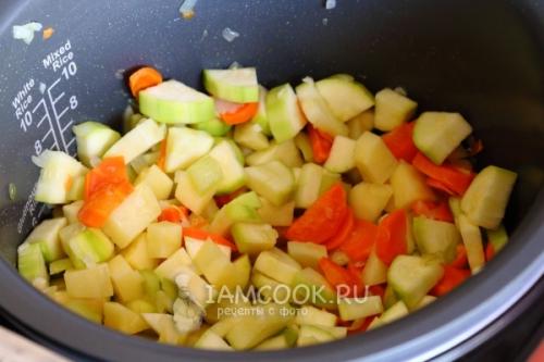 Овощное рагу с кабачками и капустой в мультиварке 09