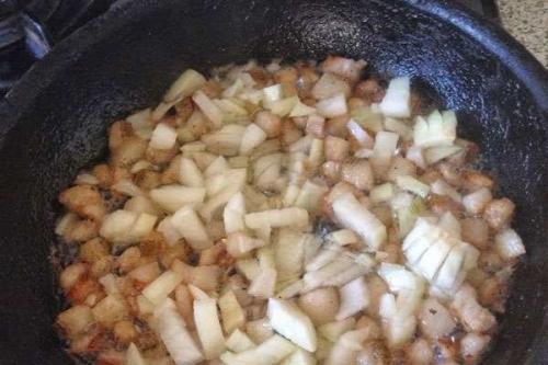 Жареные пельмени в томате. Пельмени в томатном соусе: нежнейший ужин за считанное время 06 Жареные пельмени в томате. Пельмени в томатном соусе: нежнейший ужин за считанное время 06