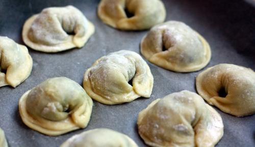 Жареные пельмени в томате. Пельмени в томатном соусе: нежнейший ужин за считанное время 01 Жареные пельмени в томате. Пельмени в томатном соусе: нежнейший ужин за считанное время 01