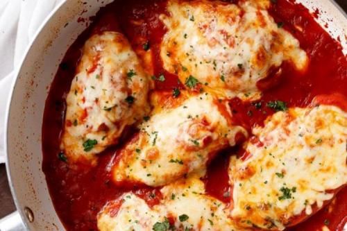 Что необходимо для приготовления пюре с куриным филе в томатном соусе. 15 быстрых рецептов курицы в томатном соусе