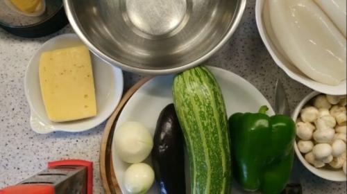 Кальмар фаршированный рисом в духовке. Фаршированный кальмар в духовке – 8 простых и вкусных рецептов