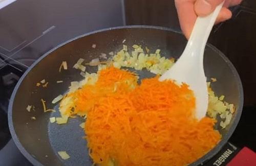 Кальмары фаршированные сыром и чесноком в духовке. Фаршированные кальмары, запеченные в духовке — самые вкусные рецепты