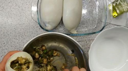 Кальмар фаршированный рисом в духовке. Фаршированный кальмар в духовке – 8 простых и вкусных рецептов