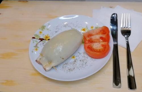 Кальмар фаршированный рисом в духовке. Фаршированный кальмар в духовке – 8 простых и вкусных рецептов