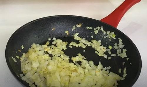 Кальмары фаршированные сыром и чесноком в духовке. Фаршированные кальмары, запеченные в духовке — самые вкусные рецепты