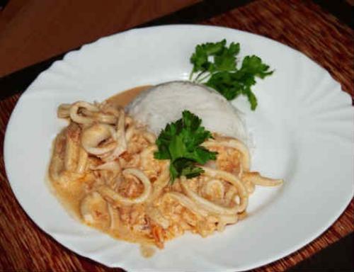 Кальмары в духовке со сметаной. Кальмары в сметане: рецепты приготовления с фото