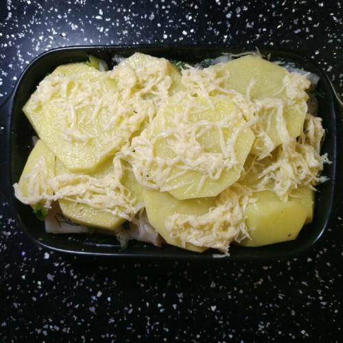 Какие блюда можно приготовить без сковороды. Завтрак без сковороды и кастрюль: рыбная запеканка