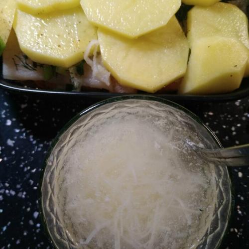 Какие блюда можно приготовить без сковороды. Завтрак без сковороды и кастрюль: рыбная запеканка