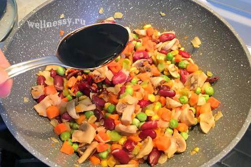 Кальмары фаршированные рисом и грибами в сливочном соусе. Кальмары фаршированные рисом, грибами и овощами