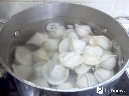 Пельмени под сырным соусом. Запеченные пельмени в яично-сливочном соусе 17