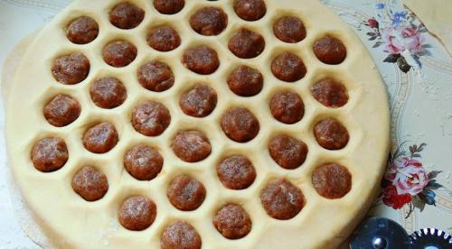 Жареные пельмени в соусе. Жареные пельмени в сметанном соусе 17