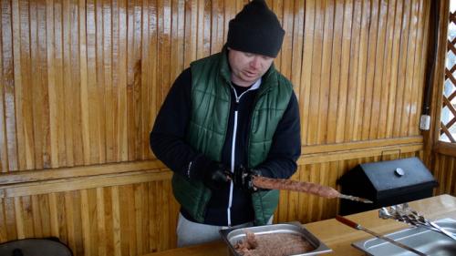 Готовим люля-кебаб на мангале. ЛЮЛЯ КЕБАБ на МАНГАЛЕ. Все СЕКРЕТЫ и ЛАЙФХАКИ, что бы фарш не отваливался!