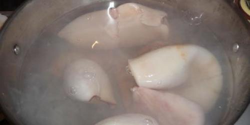 Завтрак на скорую руку: рецепт кальмаров в сырном соусе 09 Завтрак на скорую руку: рецепт кальмаров в сырном соусе 09