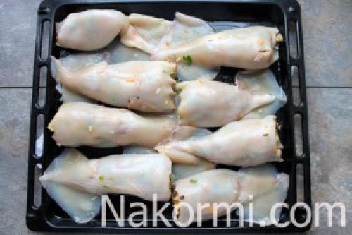 Что такое кальмары фаршированные красной рыбой. Приготовление