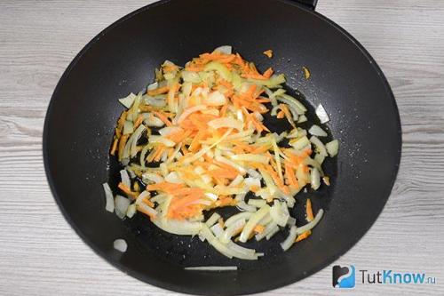 Пельмени в томатно-сметанном соусе. Ленивые пельмени в томатно-сметанной подливке на сковороде 09 Пельмени в томатно-сметанном соусе. Ленивые пельмени в томатно-сметанной подливке на сковороде 09