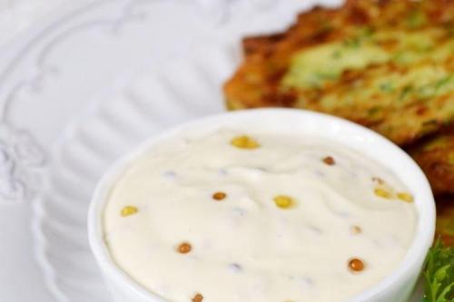 Можно ли добавить другие ингредиенты в сметанный соус. 10 рецептов вкусного сметанного соуса к салатам, мясу, гарнирам и не только