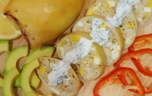 Можно ли использовать мясо или рыбу в качестве начинки для кальмаров в духовке