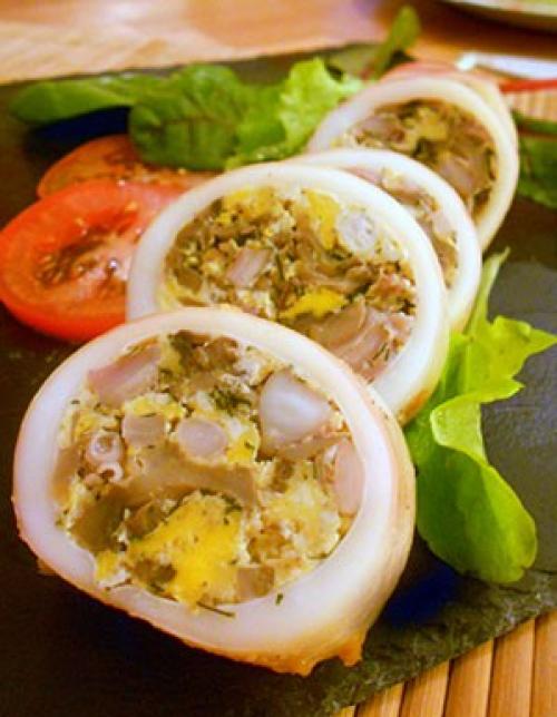 Вкусные и быстрые: рецепт фаршированных кальмаров в духовке 19