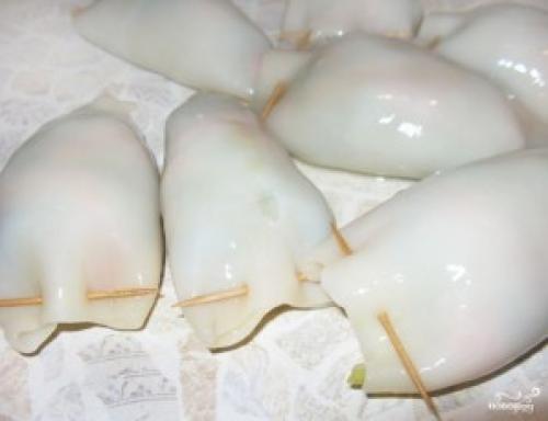 Можно ли использовать овощи в качестве начинки для кальмаров в духовке. Кальмары, фаршированные овощами