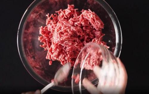 Шаурма с люля-кебаб и чесночным соусом. Что кладут в шаверму? 10 Шаурма с люля-кебаб и чесночным соусом. Что кладут в шаверму? 10