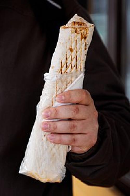 Разница между кебабом и шаурмой. Чем отличается шаурма от шавермы 03 Разница между кебабом и шаурмой. Чем отличается шаурма от шавермы 03