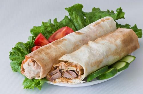 Чем отличается кебаб от шаурмы. Традиционный донер: как отличить от шаурмы 12 Чем отличается кебаб от шаурмы. Традиционный донер: как отличить от шаурмы 12