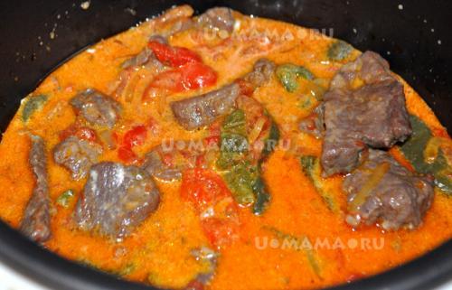 Говядина с перцем и помидорами в мультиварке. Говядина с перцем и помидорами, тушеная в мультиварке