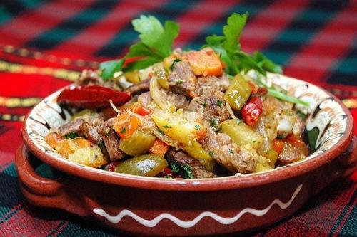 Говядина тушеная с овощами. 20 рецептов мягкой и сочной тушеной говядины