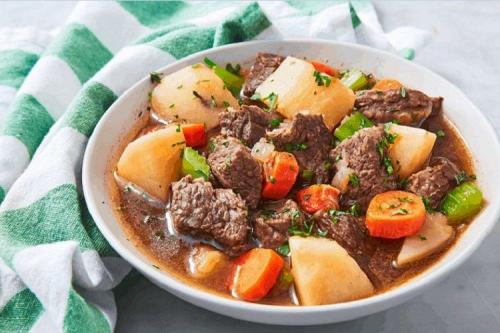 Говядина тушеная с овощами. 20 рецептов мягкой и сочной тушеной говядины