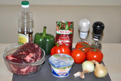 Говядина с перцем и помидорами в мультиварке. Говядина с перцем и помидорами, тушеная в мультиварке