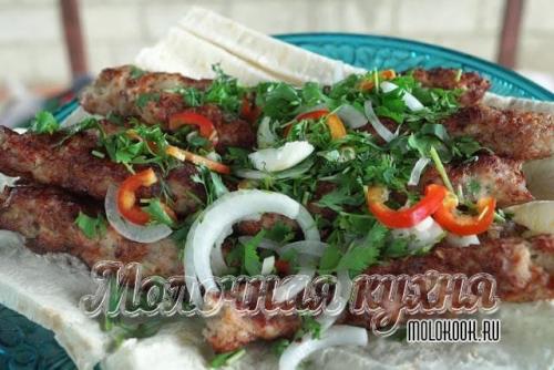 Рецепт люля-кебаб из говядины по узбекски. Классические рецепты люля-кебаба из готового фарша