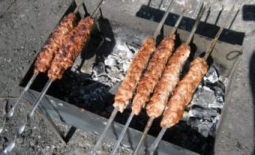 Как приготовить люля-кебаб из говядины на мангале. Люля кебаб на мангале из говядины