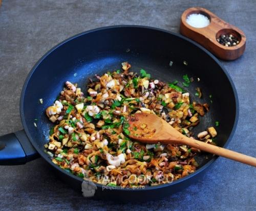 Завораживающие кальмары фаршированные рисом и грибами в духовке: рецепт, который поразит ваших гостей 11