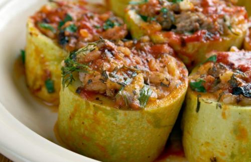 Лодочки из кабачков в мультиварке. Фаршированные кабачки с фаршем и овощами в мультиварке