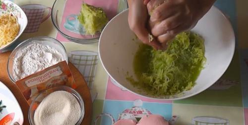 Пицца из кабачков с колбасой. Пицца из кабачков в духовке с сыром и помидорами — быстрые и вкусные рецепты кабачковой пиццы
