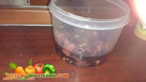 Говядина в мультиварке Редмонд