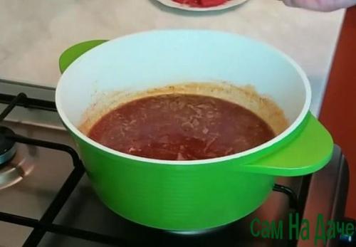 Гуляш из говядины в мультиварке без томатной пасты. Гуляш из говядины с подливкой без томатной пасты и помидоров — пошаговый рецепт