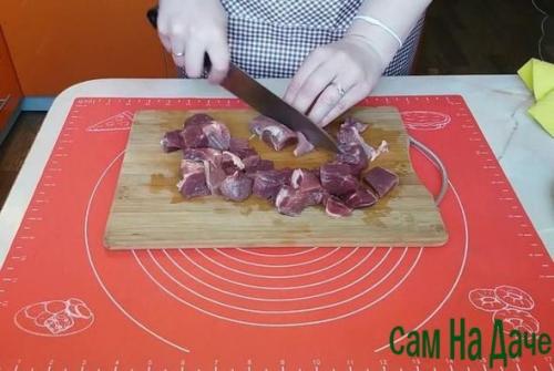 Гуляш из говядины в мультиварке без томатной пасты. Гуляш из говядины с подливкой без томатной пасты и помидоров — пошаговый рецепт