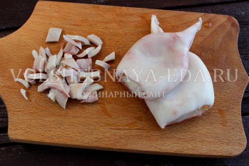 Как подавать кальмары фаршированные крабовыми палочками и сыром. Как приготовить