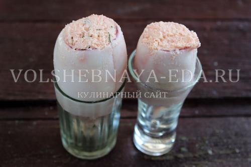 Как подавать кальмары фаршированные крабовыми палочками и сыром. Как приготовить