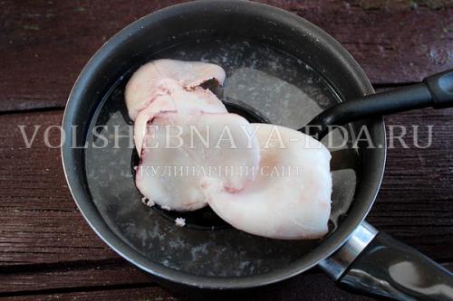 Как подавать кальмары фаршированные крабовыми палочками и сыром. Как приготовить