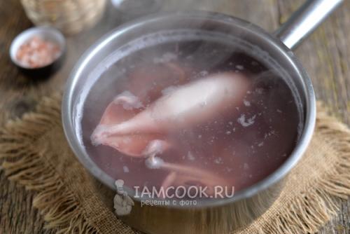 Вкусные и полезные: рецепт поросят из кальмаров фаршированных 19