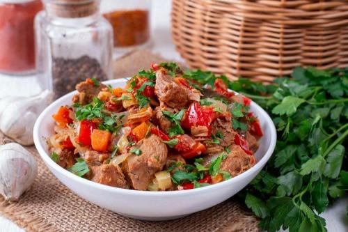 Тушеная говядина с овощами. 20 рецептов мягкой и сочной тушеной говядины
