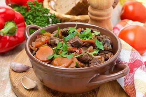 Тушеная говядина с овощами. 20 рецептов мягкой и сочной тушеной говядины