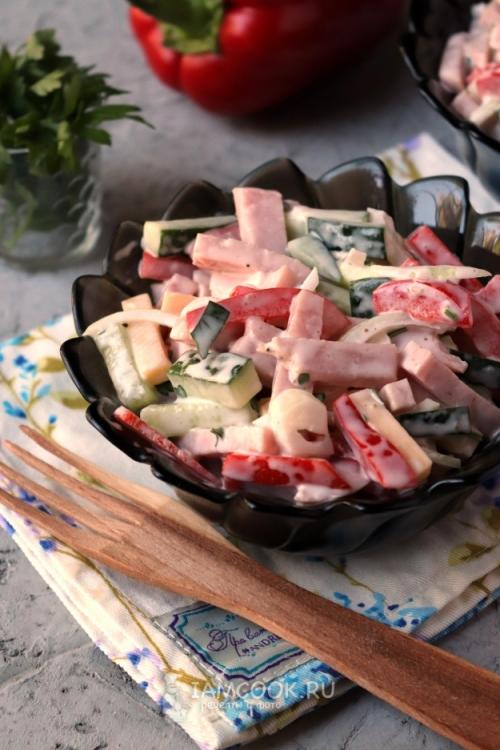 Вкусный и полезный: салат с ветчиной и болгарским перцем 08