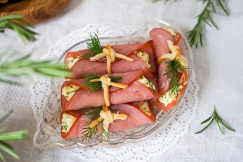 Как правильно нарезать ветчину для салата. 20 рецептов рулетиков из ветчины, от которых гости будут в восторге