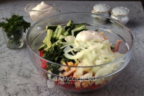 Вкусный и полезный: салат с ветчиной и болгарским перцем 06